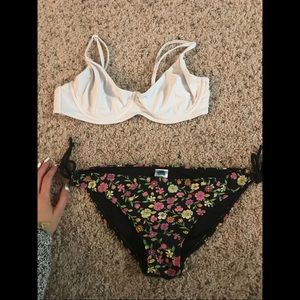 Blackbough white bikini top